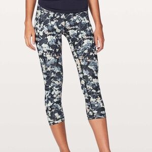 Lululemon Wunder Under Crop size 4